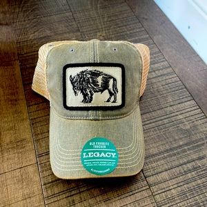 Trucker baseball hat w/buffalo patch